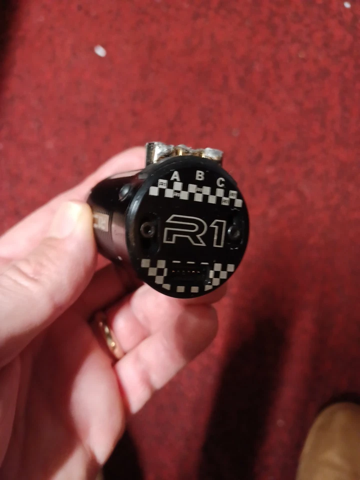r1 wurks Brushless 4 Pole Drag Race motor  1st Batch - Image 1 of 4