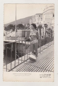 Pretty Attractive Young Woman Beach Bikini Swimsuit Female Snapshot Old Photo - Picture 1 of 1