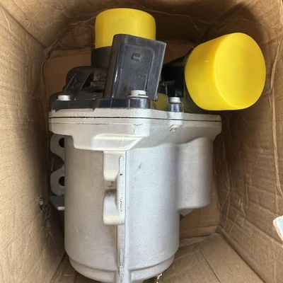 原始设备制造商电动水泵 1151945578 适用于宝马 135i 335i 535i 335is 640i 740i 09-14 — 第 1/4 张图片