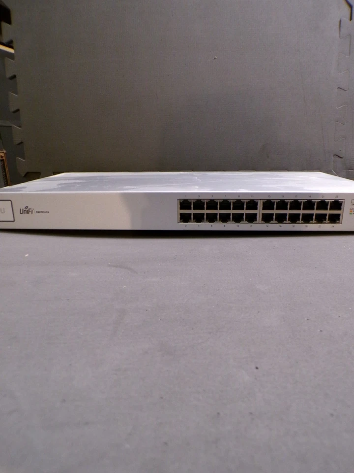 Ubiquiti Networks UniFi US-24 24 Ports Rack-Mountable Gigabit Ethernet Switch - Image 1 of 1
