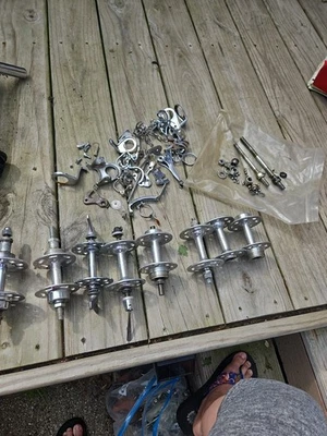 Varios bujes y piezas de bicicleta Foto 1 de 4