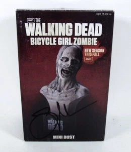 Busto autografiado de niña en bicicleta Walking Dead KNB EFX Greg Nicotero: 291TF97 - Imagen 1 de 4