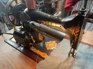 Singer 128 Sewing Machine 1927 Serial # AB857026 - Picture 1 of 13
