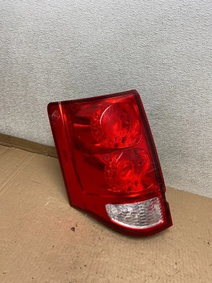 Левый задний фонарь для Dodge Grand Caravan 2011–2018 годов выпуска светодиодный U8569 DW - Изображение 1 из 4