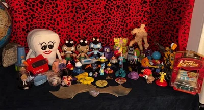 HUGE VTG LOT/ 60 PCS!-MCDONALDS-MISC/ RARE/Johnny Lightning-View Master-G.I Joe- - Image 1 of 4