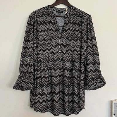 Top para mujer Cocomo 3/4 lengüeta enrollable manga puño cuello en V plisado negro marrón talla 2X Foto 1 de 4