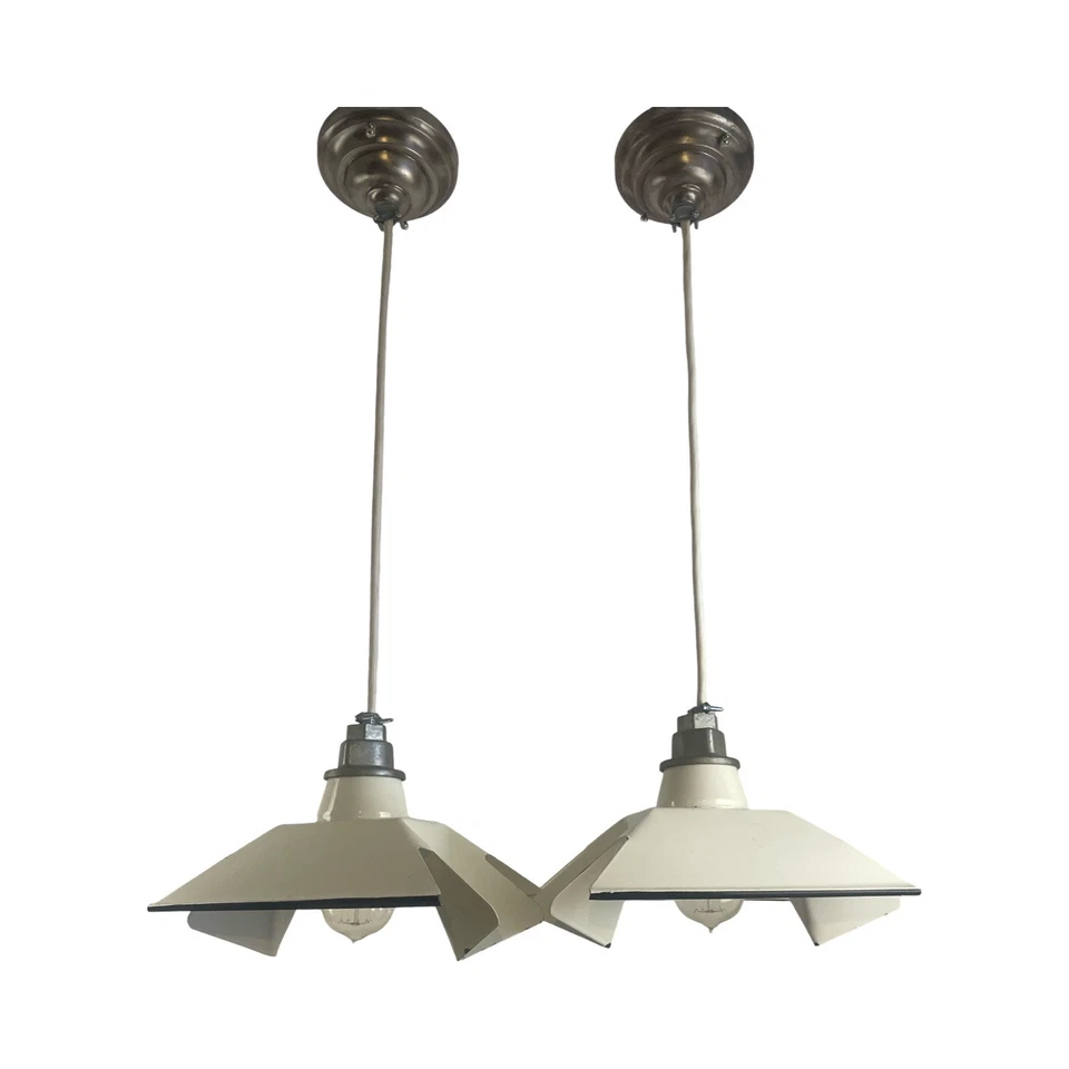 Par de colgantes industriales vintage de porcelana blanca esmaltada c1930 restaurados VL1238 Foto 1 de 4