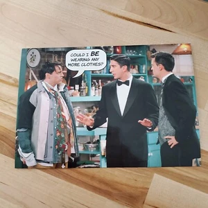 COULD I BE WEARING - Friends Postcard- Chandler{matthew Perry}, Ross, Joey - Picture 1 of 2