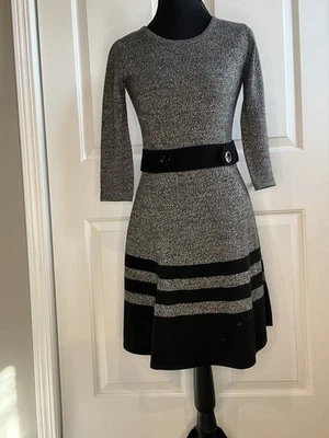 Vestido Suéter BCX Mujer Gris Bloque de Color Manga Larga, Botones Grandes, XS Foto 1 de 4