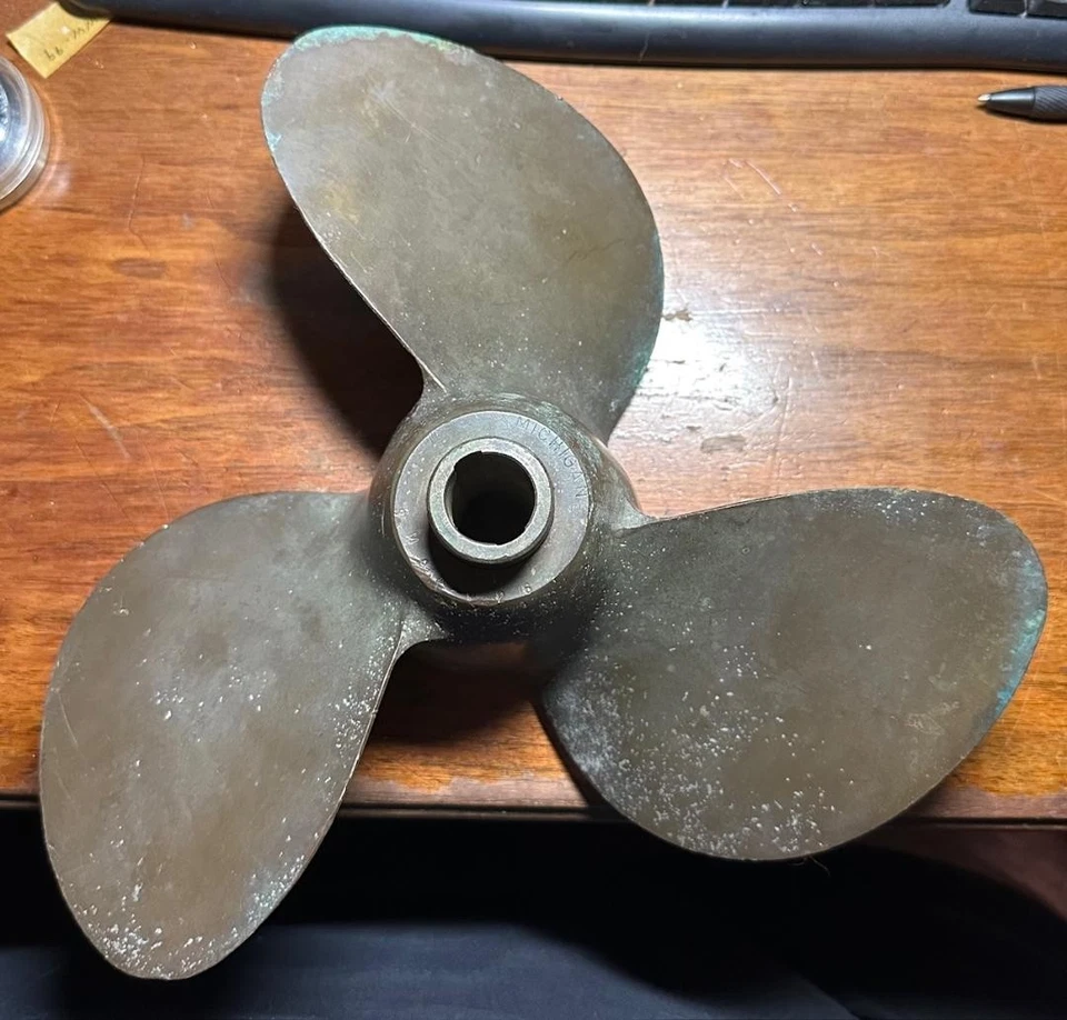 Hélice vintage Michigan SMC 606 10,5" bronce macizo 3 hojas Estate Foto 1 de 4