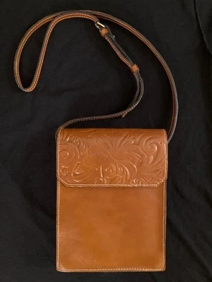 Monedero bandolera de cuero Patricia Nash Foto 1 de 4