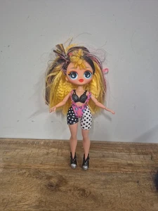 LOL Surprise OMG Remix Pop B.B. Modepuppe 80er Jahre gekräuselte Haare mit Schuhen. - Bild 1 von 7