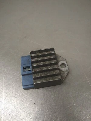 Regulador de voltaje Yamaha VMax SRX Venture SX500R SX600R 1995-2001 23113015 Foto 1 de 4