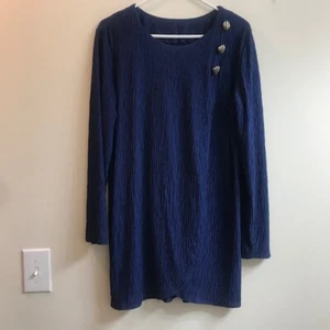 Blusa larga ligera con textura arrugada azul marino, talla mediana, botones individuales - Imagen 1 de 8