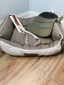 Neutral Dog Bed, Small Coat and Small Lead. Bed 65cm x 50cm - Picture 1 of 12