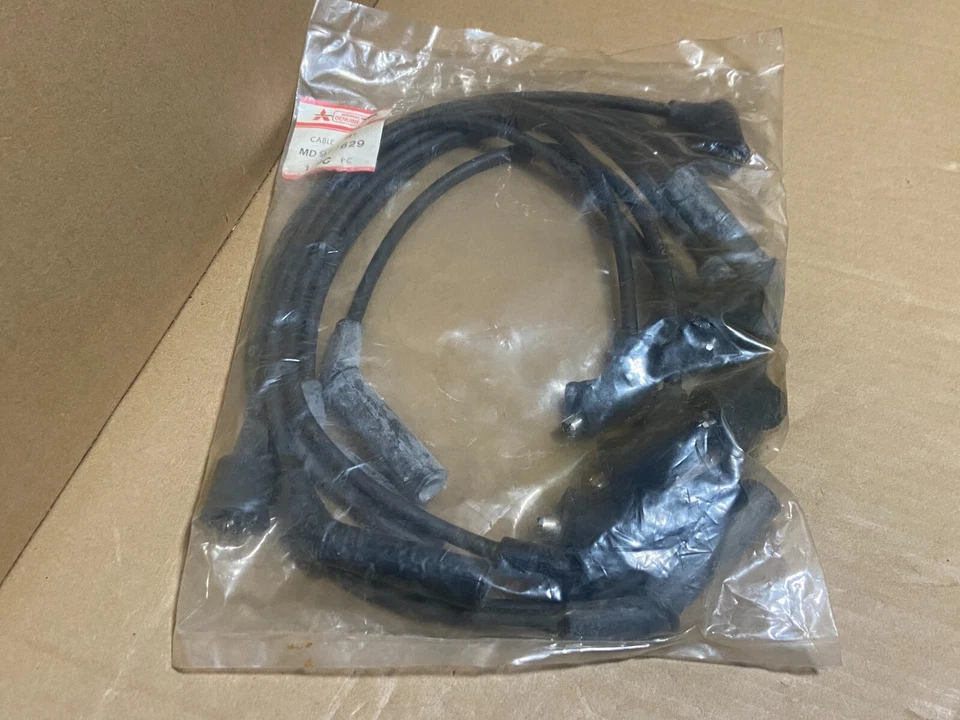 Juego de cables de bujía Mopar Mitsubishi MD997629 - 1990-95 Dodge Daytona 3.0 V6 Nuevo de Lote Antiguo Foto 1 de 3