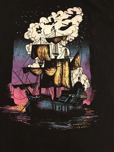 Maglietta Disney Peter Pan che vola sopra la nave dei pirati GRANDE - Foto 1 di 3