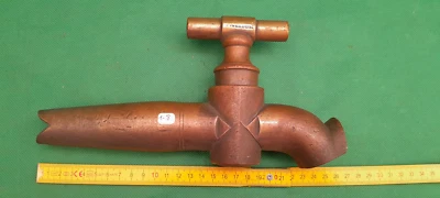 Outil Ancien - Gros robinet en bronze GARDON A MACON  Œnologie, fûts, foudres - Photo 1/4