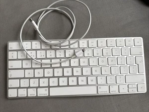 Apple Magic UK Key Board With Charging Lead - Picture 1 of 3