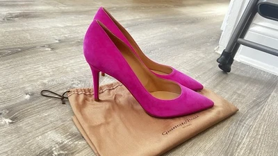 热卖 粉色 Gianvito Rossi 泵 Lush 麂皮绒,尺寸 9 MSRP $795 — 第 1/4 张图片