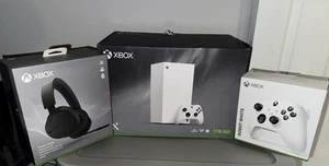 Microsoft Xbox Series X All-Digital 1TB Console Gaming System Bundle - Picture 1 of 1