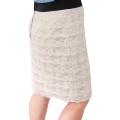 H&M Tiered Creme Lace Lined Pencil Skirt Size 8  - Image 1 of 4