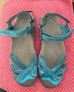 KEEN Aqua / Turquoise Whisper Sandals Sz 11 EUC - Picture 1 of 11