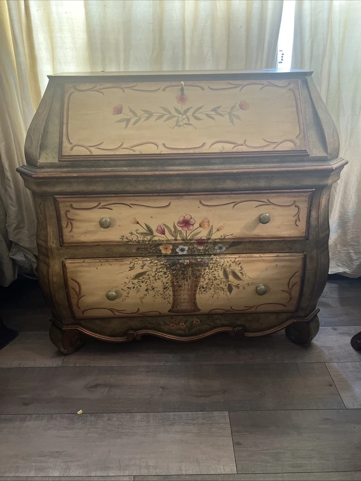 Par de armarios grandes pintados verdes personalizados estilo Luis XV francés Foto 1 de 1