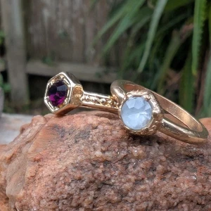 Elegantes Damenring Set Gold und Lila - Bild 1 von 13