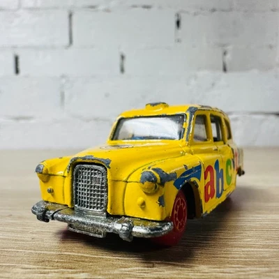 Carbodies Taxi FX4R Yellow ABC Red Wheels MB174 1989 Live n Learn - Image 1 of 4