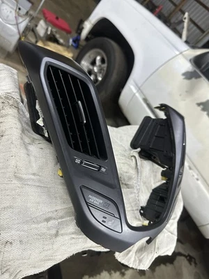 Hyundai Veloster 2013 radio bisel con botones Foto 1 de 3