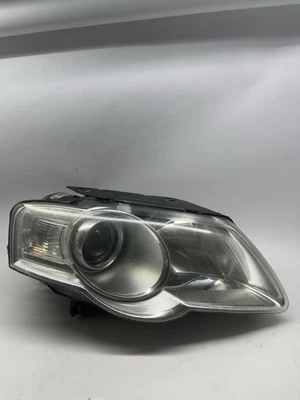 2010 VW Passat Headlamp Assembly Right Passenger Side Foto 1 de 4