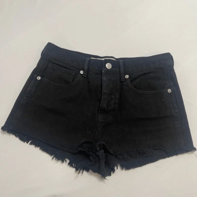 Pantalones cortos de mezclilla negros Brandy Melville talla 26 Foto 1 de 4