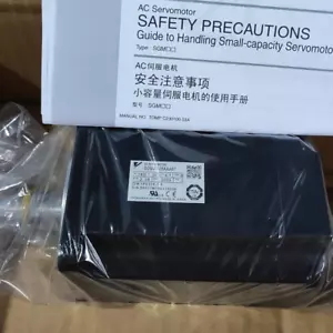 1PZ Servomotore Yaskawa SGMJV-08AAA61 Nuovo In Scatola Spedizione Celere - Foto 1 di 3