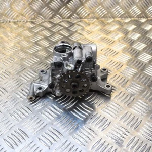 Bomba de aceite del motor Volvo V70 MK3 31330979 2011 2,4D 136 KW D5244T4 - Imagen 1 de 6