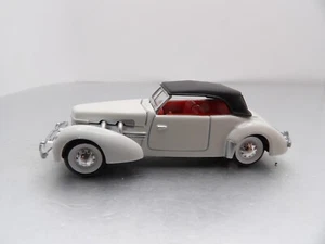 1937 CORD 812 2010 JOHNNY LIGHTNING FOREVER 64 1:64 DIE-CAST - Picture 1 of 5