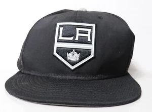 Sombrero ajustado Los Angeles Kings LA NHL Fanatics negro logotipo auténtico profesional talla 7 - Imagen 1 de 7