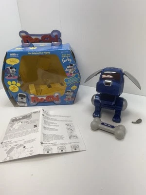 De colección Y2K Tiger Hasbro Poo-Chi Interactivo Azul/Plateado Perro Robot Furby 2000 Foto 1 de 4