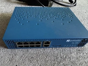 Palo Alto PA-220 Firewall - Bild 1 von 4