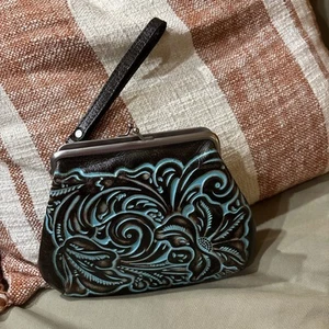 Patricia Nash Tooled Savena Turquoise Kiss Lock Clutch Wristlet New with Tags!! - Picture 1 of 6