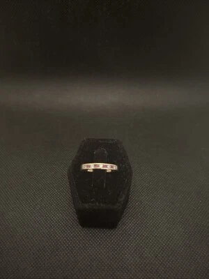 Banda de latón chapado en oro de 14k rubí natural y circonita cúbica blanca talla 7 Foto 1 de 3