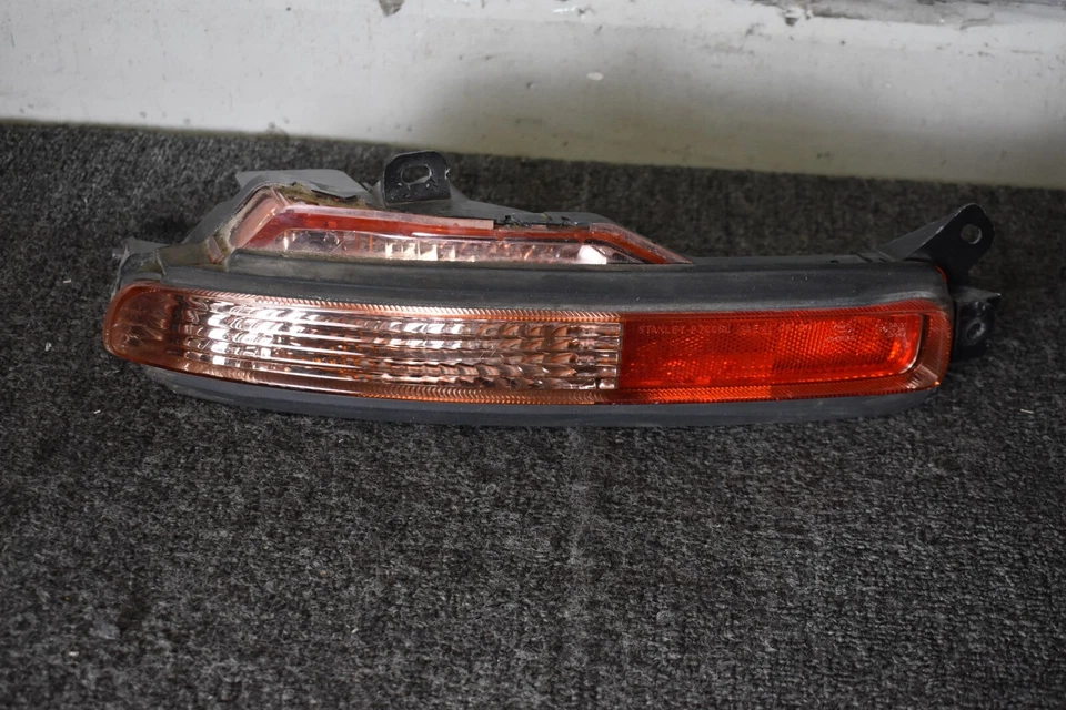 2008-2012 INFINITI EX35 REAR LEFT TURN SIGNAL FACTORY OEM - Image 1 of 4