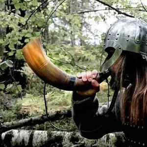 Viking War Horn - 16" Genuine Ox-Horn Battle Trumpet- Premium Hand Engraved - Picture 1 of 10