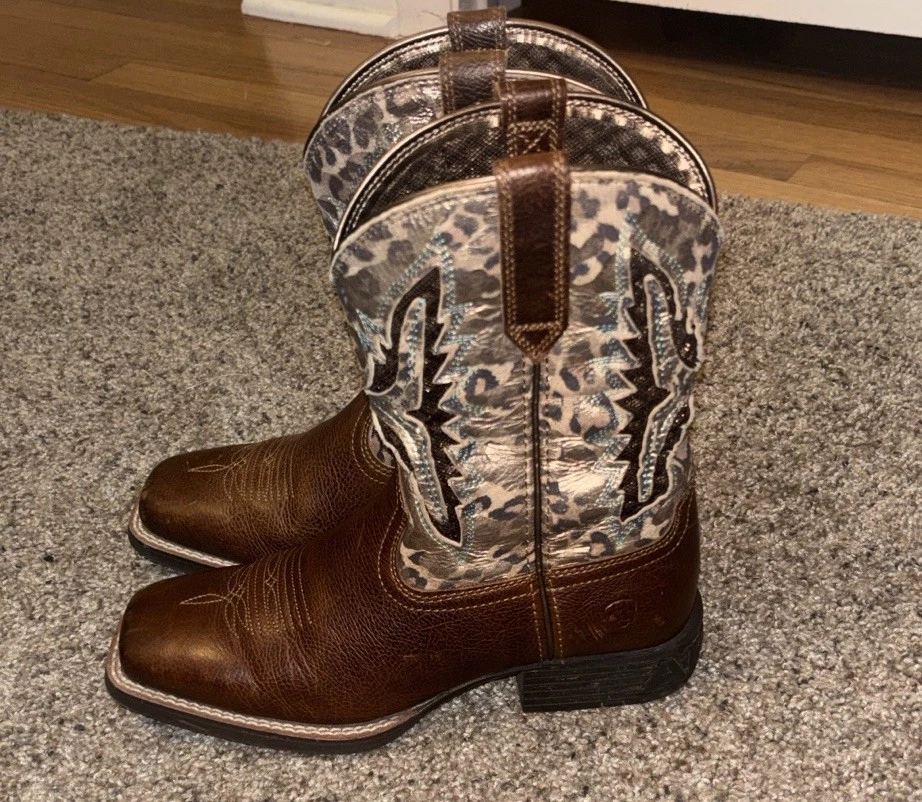 Botas de Vaquero Ariat Wiggle Room Marrón y Estampado de Leopardo Talla 3 Niños Foto 1 de 4