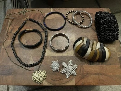 Retro Vintage Modeschmuck Set Armbänder Kette Pins Modern Trend Look Chic Perlen - Bild 1 von 4