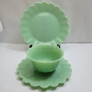 PIONEER WOMAN JADEITE DINNER PLATE SALAD PLATE  SOUP BEERY BOWL SCALLOPED EDGES - Picture 1 of 8