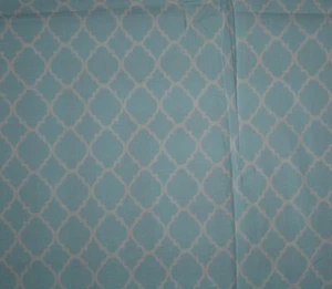 cotton quilting fabric 1 yard 31" baby blue quatrefoil - Picture 1 of 2