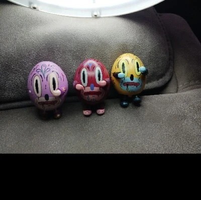 Gary Baseman 3" Base Man 3 toys eggs qee  toy2r 2006 Limited Edition Pre-owned.  - Image 1 of 4