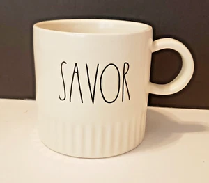 Taza café/té Rae Dunn de Magenta SAVOR grande estampado negro letras NUEVA cerámica - Imagen 1 de 4