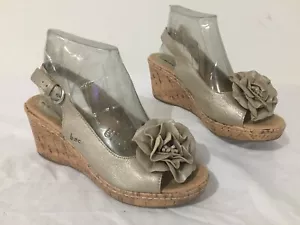 B.Ø.C. Tacones de cuña dorados topo Børn Concepts punta abierta 9/40.5 - Imagen 1 de 12